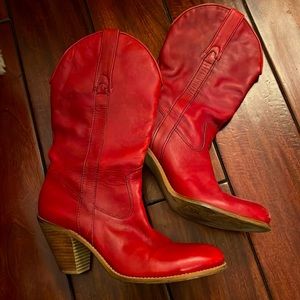 Red hot cow boy boots. Great condition size 6 leather so soft Size 37 Nordstrom